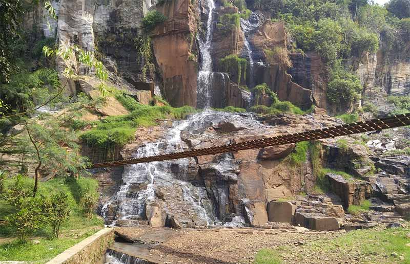 Wisata Air Terjun Curug Batu Templek Bandung Timur, Cek Harga Tiket Masuk