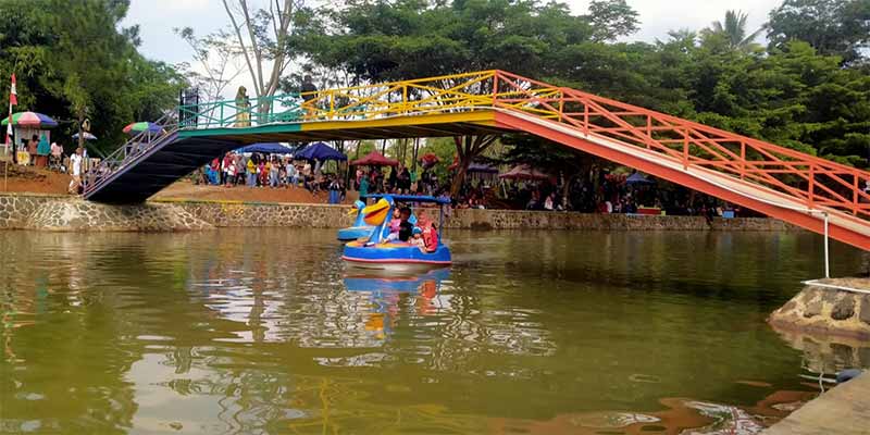 Bermain Flying Fox di Wisata Air Peti Kota Banjar Jawa Barat